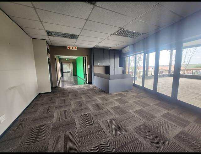 615M² OFFICE TO LET IN NOORDWYK